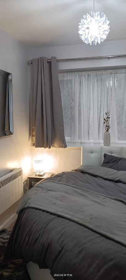 Lister Park Bradford Stylish 1Bed Coach House - Quiet & Tranquil Cottage & Parking מראה חיצוני תמונה