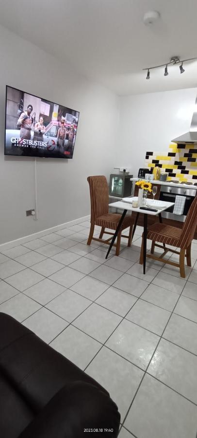 Lister Park Bradford Stylish 1Bed Coach House - Quiet & Tranquil Cottage & Parking מראה חיצוני תמונה
