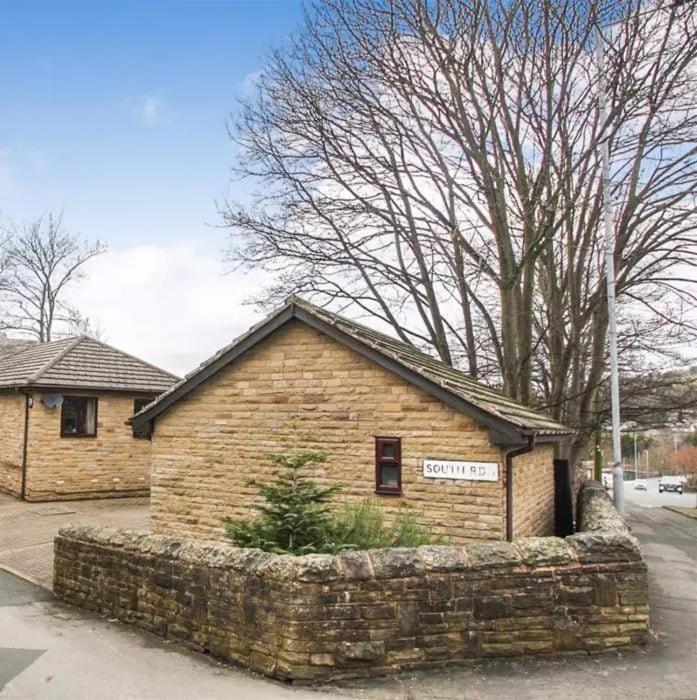 Lister Park Bradford Stylish 1Bed Coach House - Quiet & Tranquil Cottage & Parking מראה חיצוני תמונה